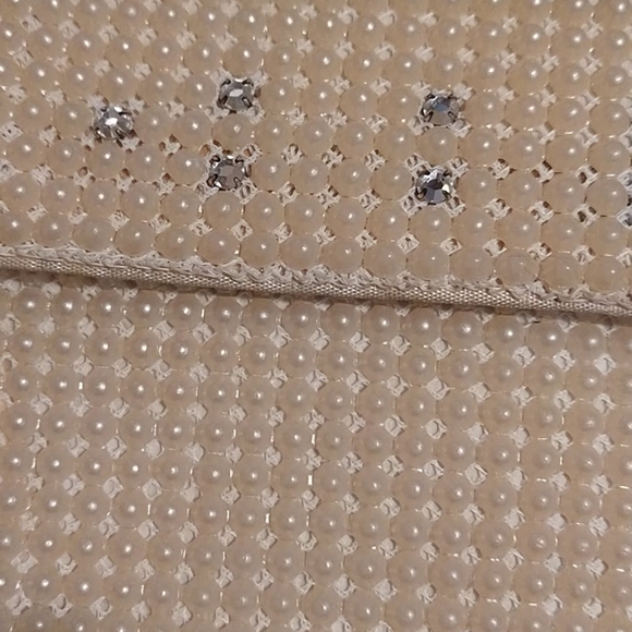 Vintage Envelope Mini Milk Pearl Clutch - Picture 2 of 5
